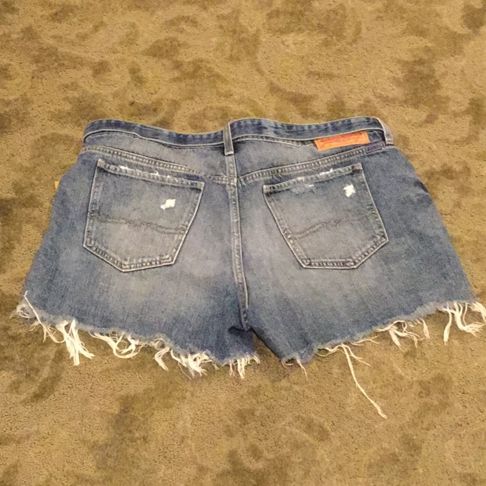 Shorts - Picture 2 of 4